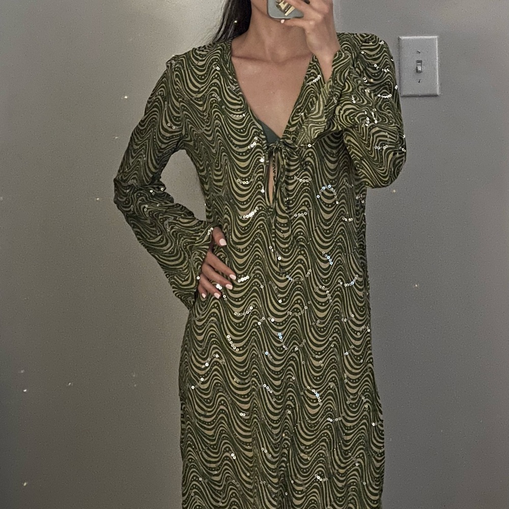 Zara Olive Wave Pattern Long Sleeve Dress